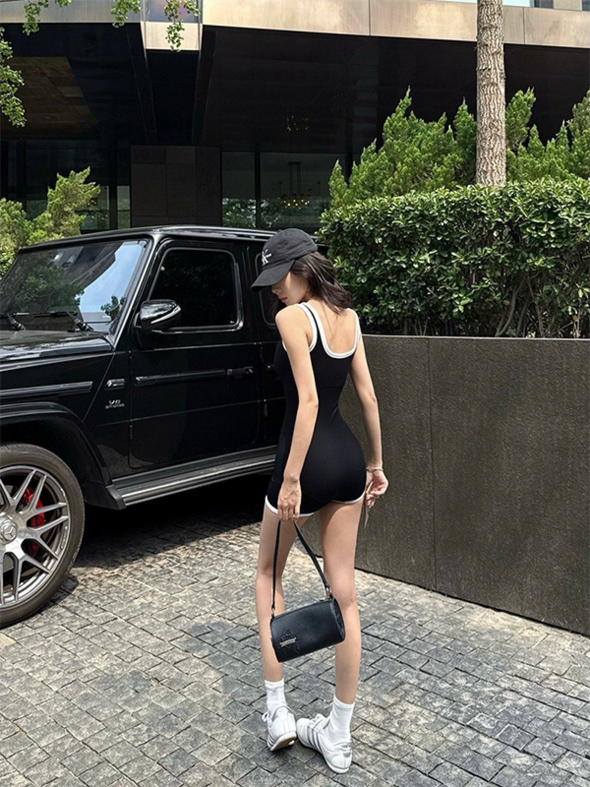 Sporty Chic Contrast Trim One-Piece Swimsuit