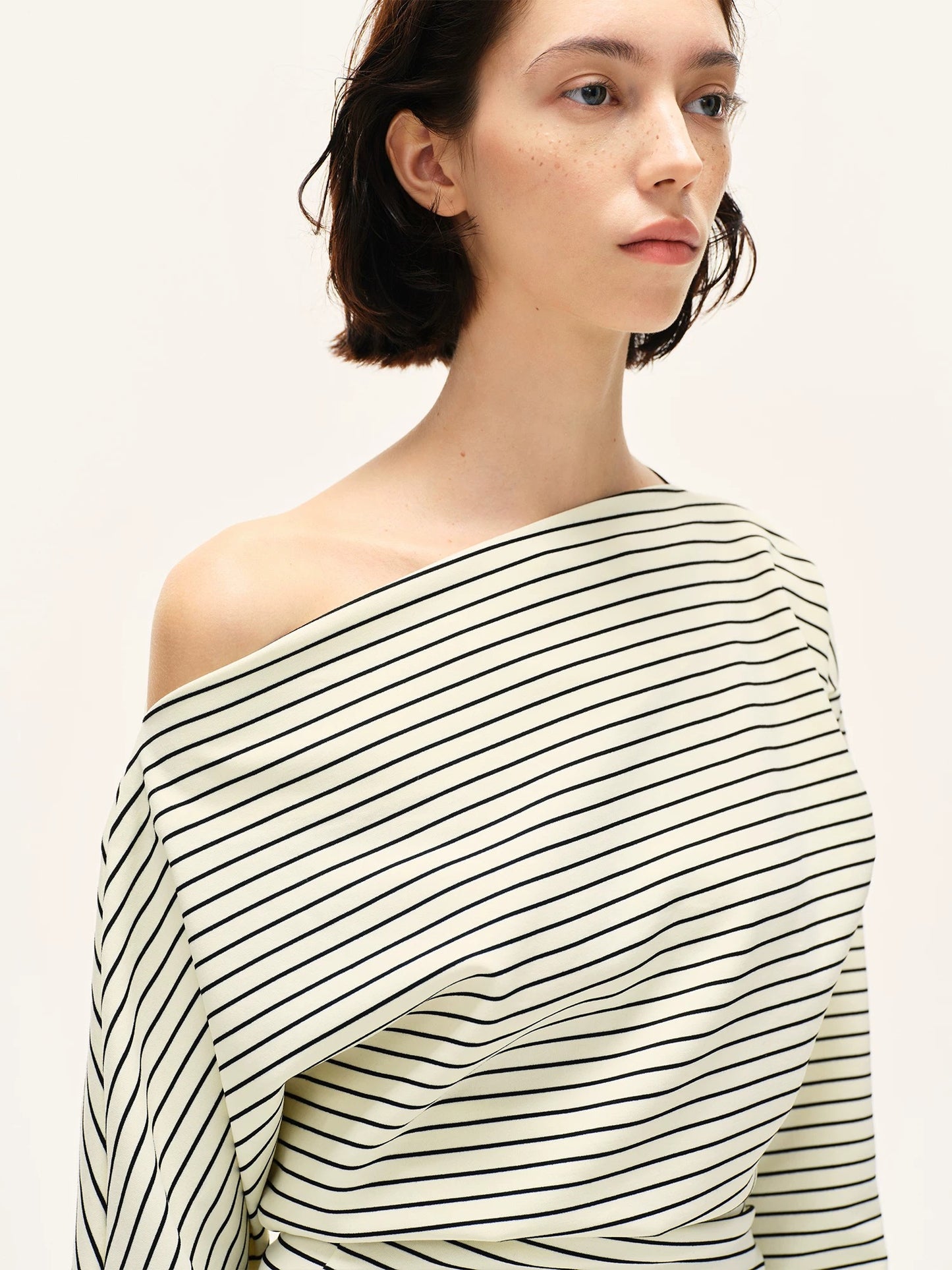 Off-Shoulder Black & White Striped Top – Soft Touch, Y2K Baddie Style