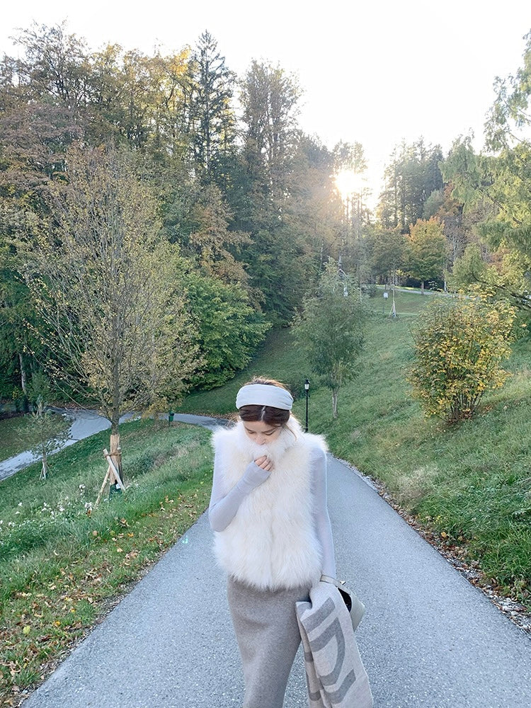 Milk-tea/White Furry Vest