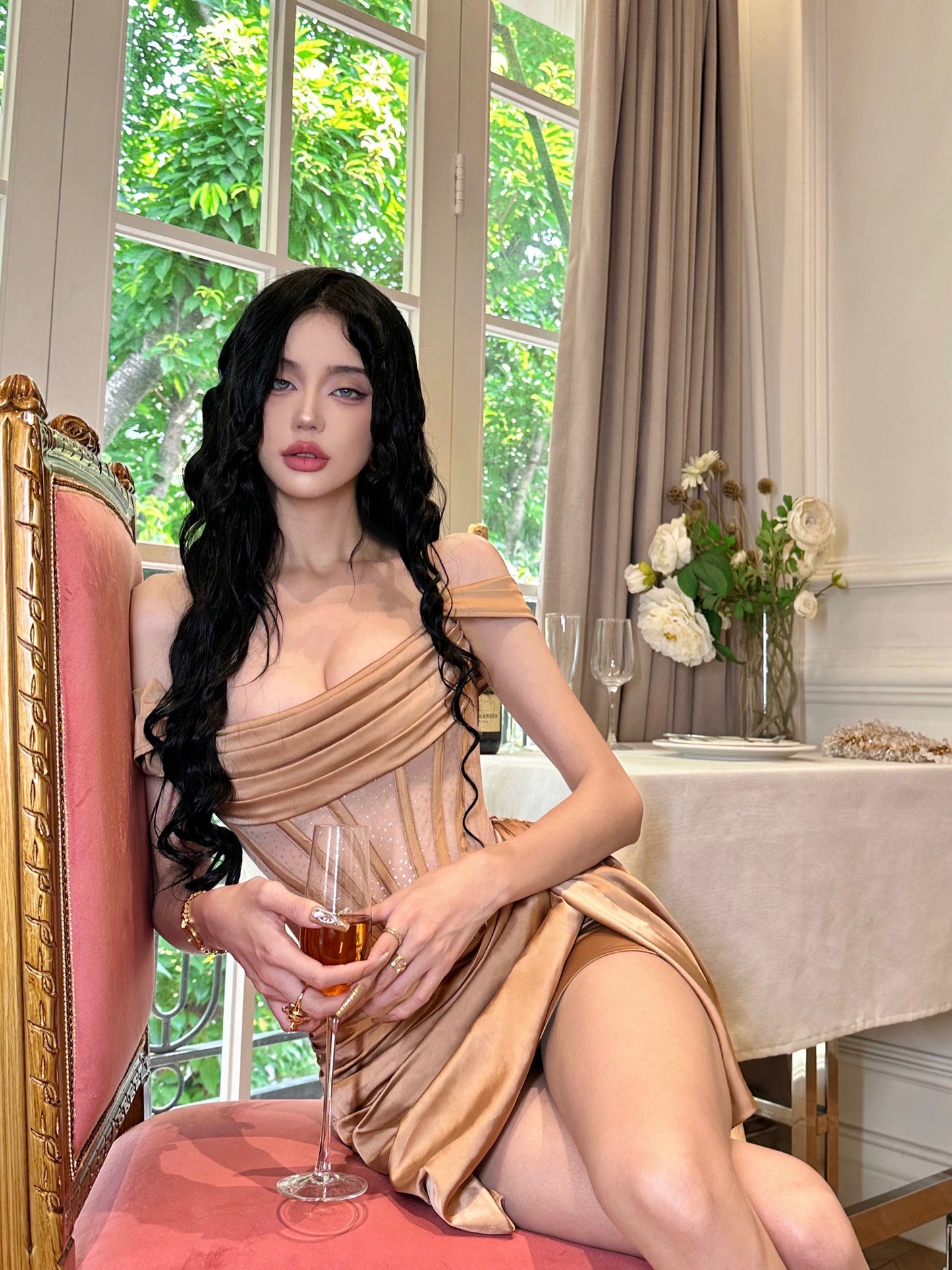Gatsby Dinner - Golden Fish-bone Dress with Flash