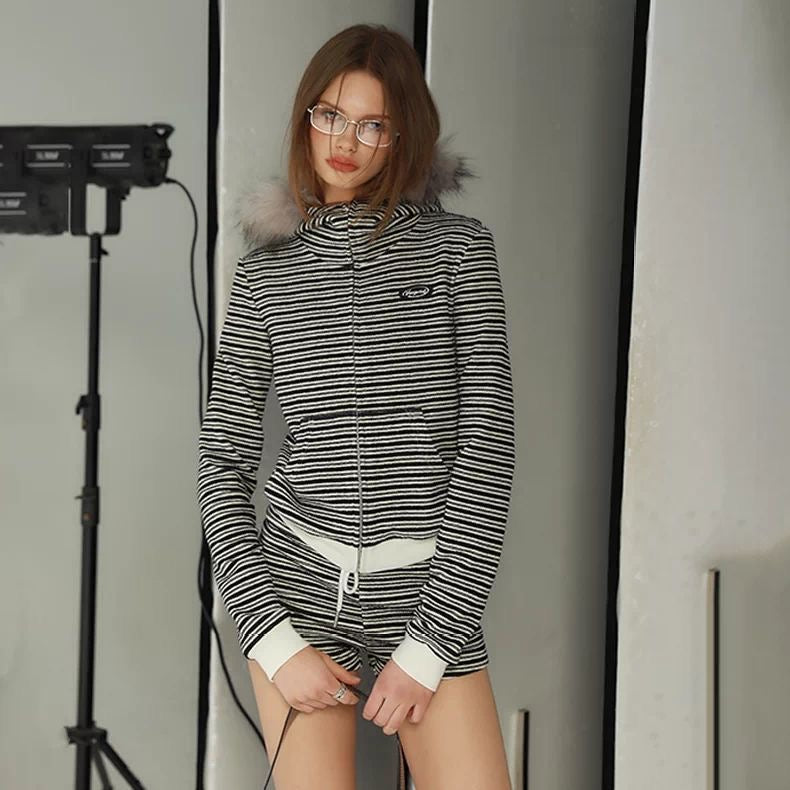 Vintage American Faux-Fur Collar Striped Hoodie Set – Crop Top & Shorts