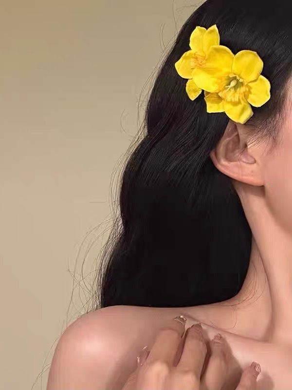Sunlit Bloom Charm