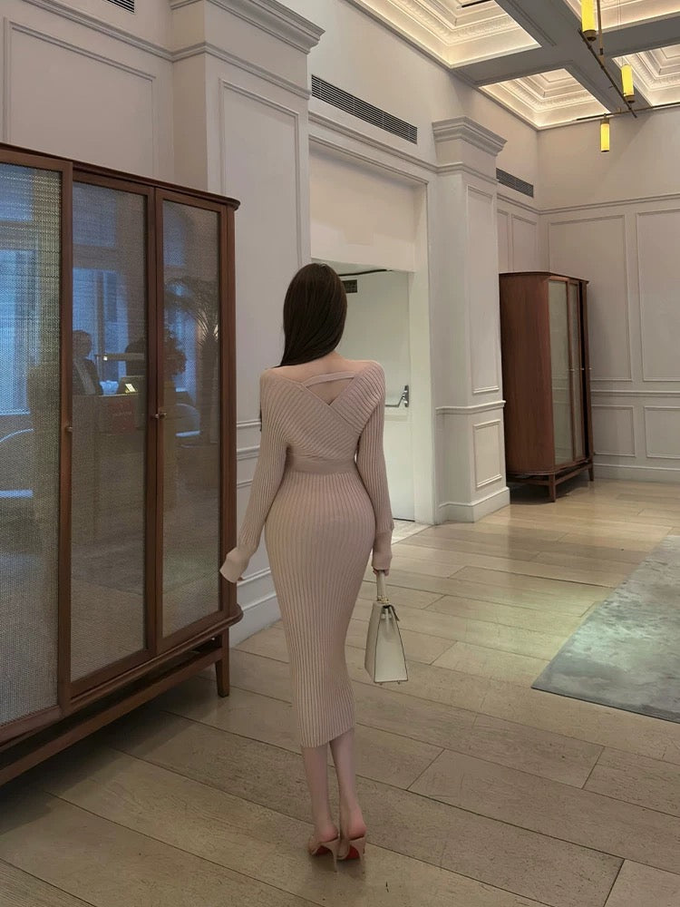 V-Neck Knitted Bodycon Maxi Dress – Elegant Waist-Cinching Design