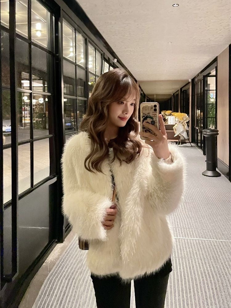 Eco-Friendly Faux Fur V-Neck Jacket – Cozy Winter Essential in Mocha, Almond & Black