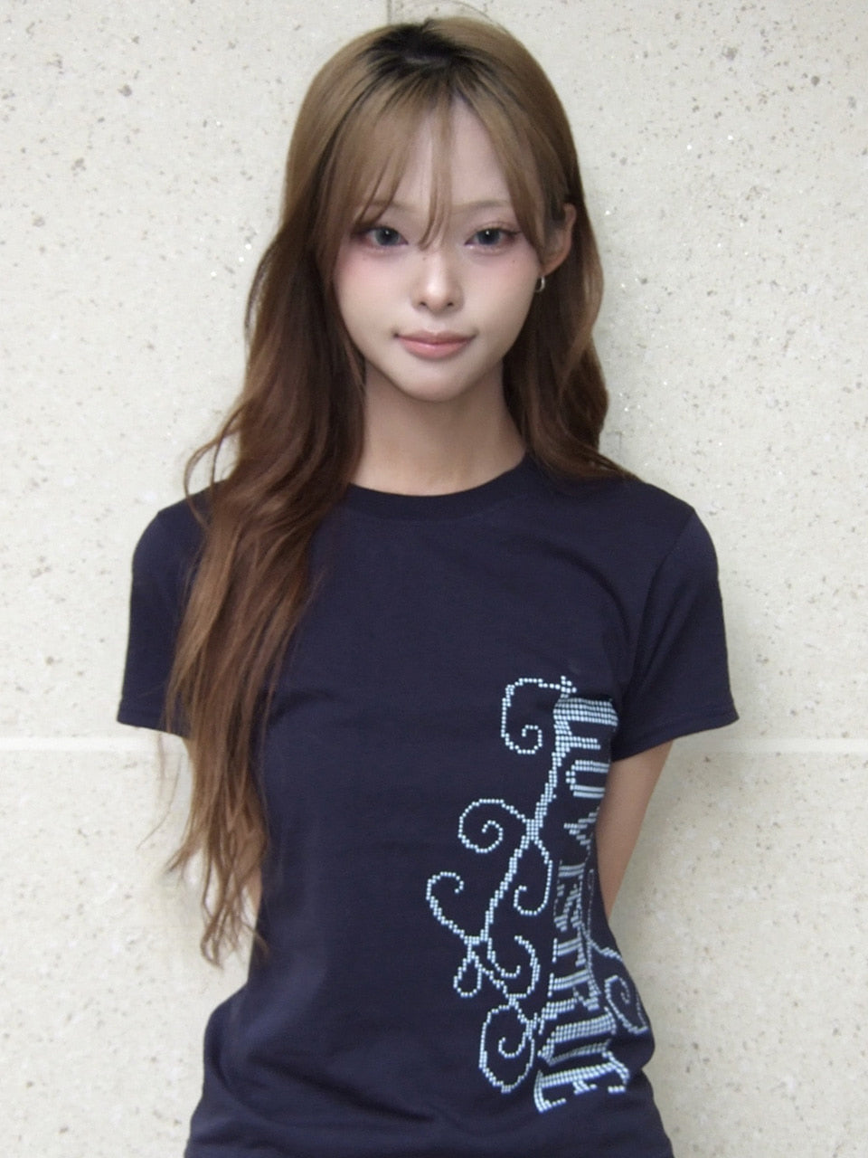 LUVISTRUE EL LUVISTRUE LOGO TEE IN NAVY