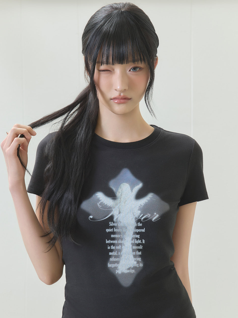 LUVISTRUE EL CROSS FAIRY GRAPHIC TEE IN BLACK