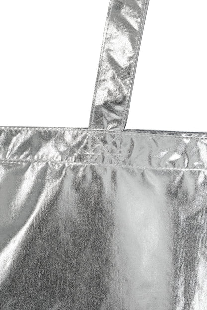 ESSENTIAL LOGO SHOULDER BIG BAG IN SILVER — image 11
