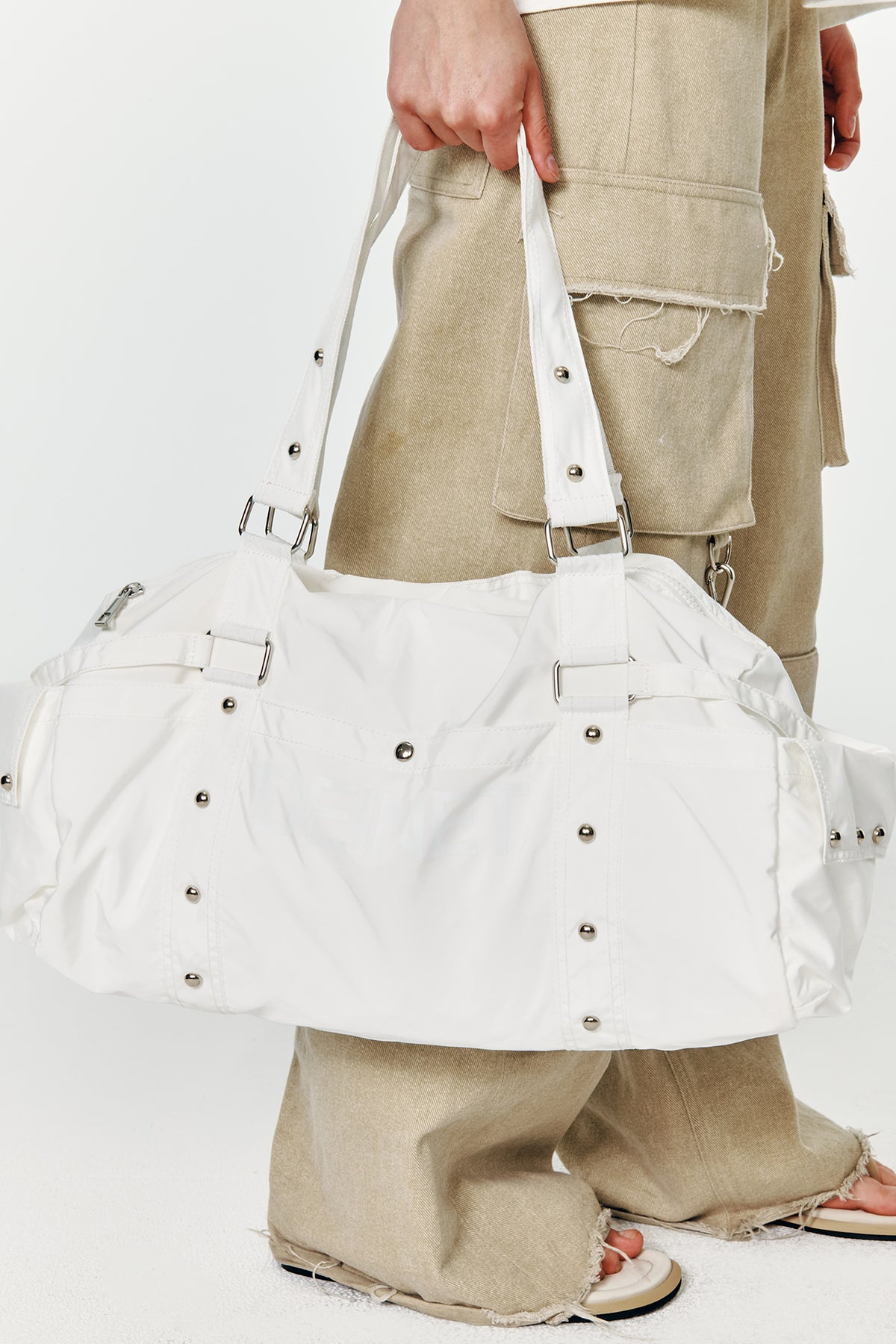 LOGO DUFFLE BAG IN WHITE — image 7