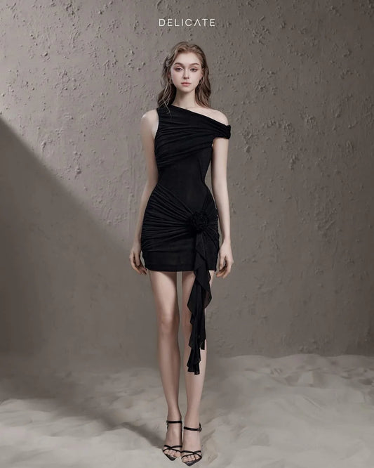 Delicate One-shoulder fold dress