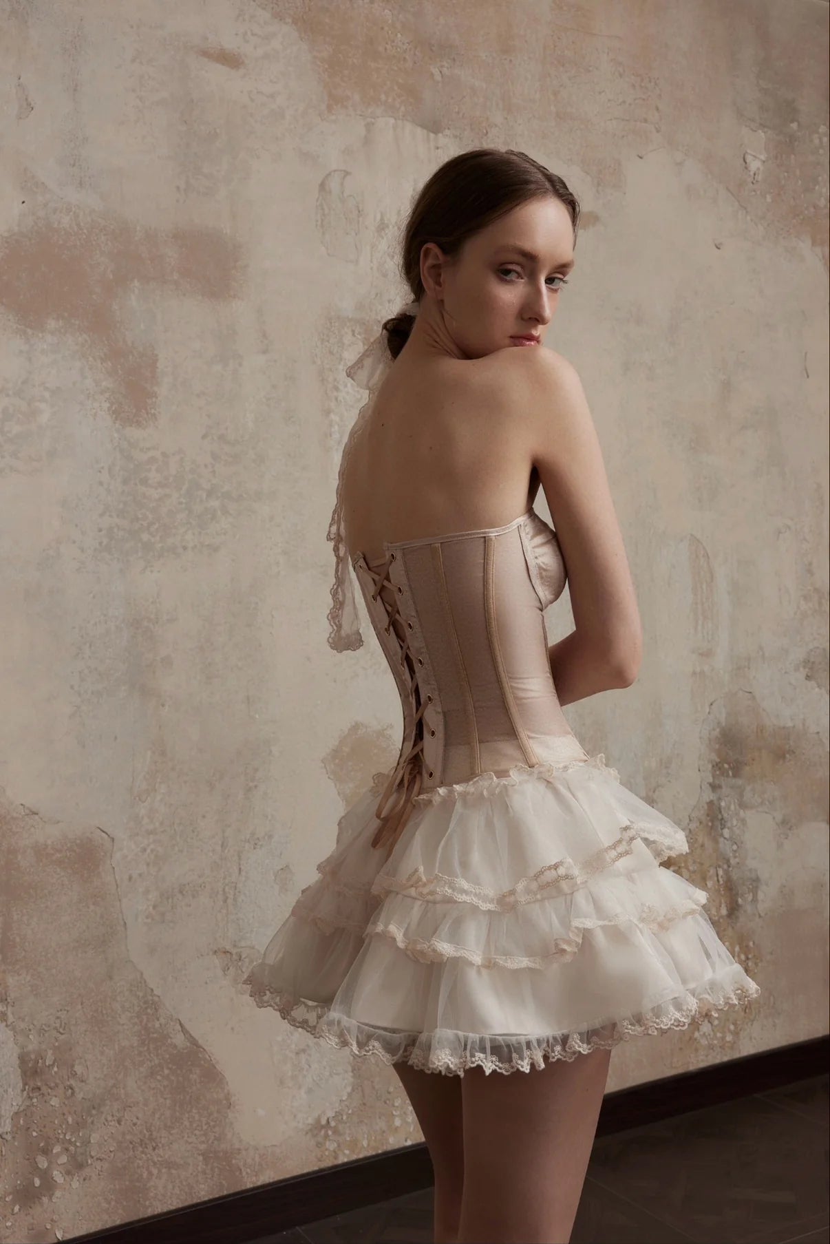 [品牌授权] FA SOGNO NUDE TOP WHITE CAKE MINI SKIRT