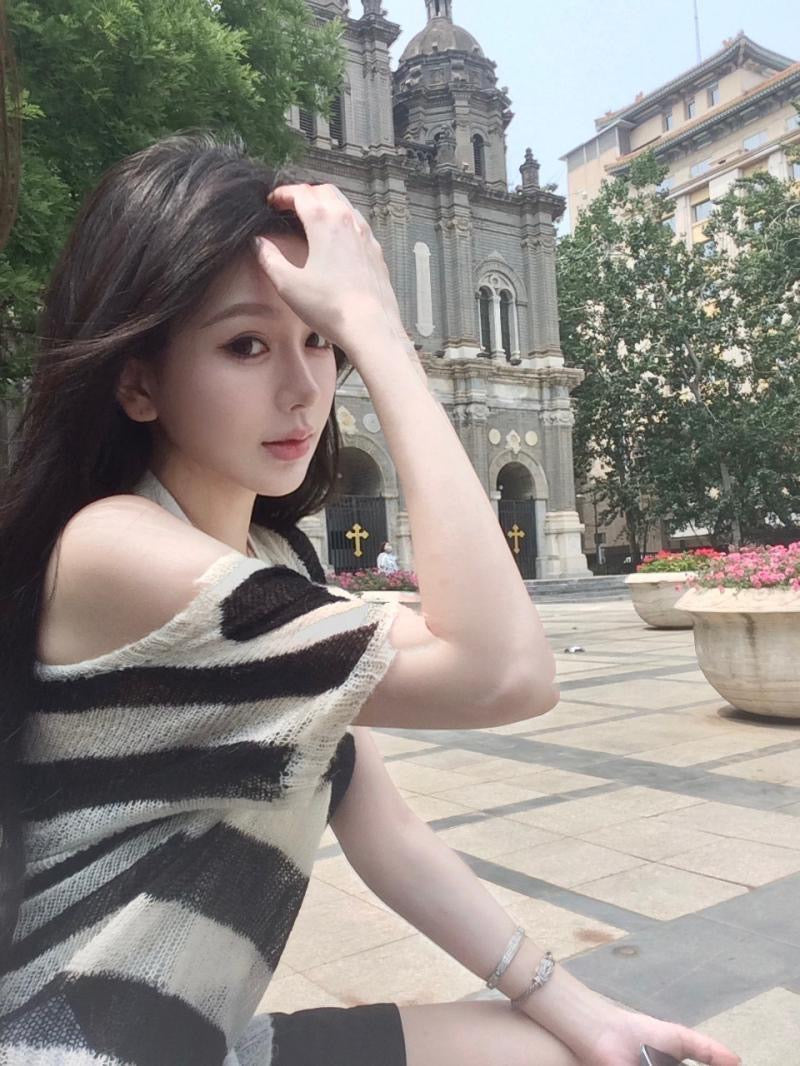 Black and White Cutout One-Shoulder Knit Top