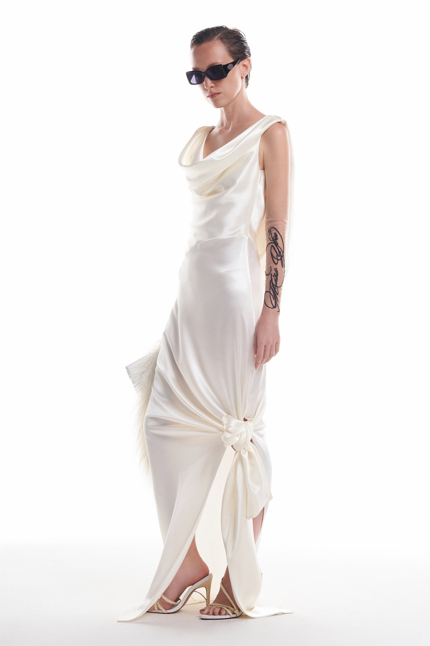 DATT DIVA GOWN(2COLOR) product image