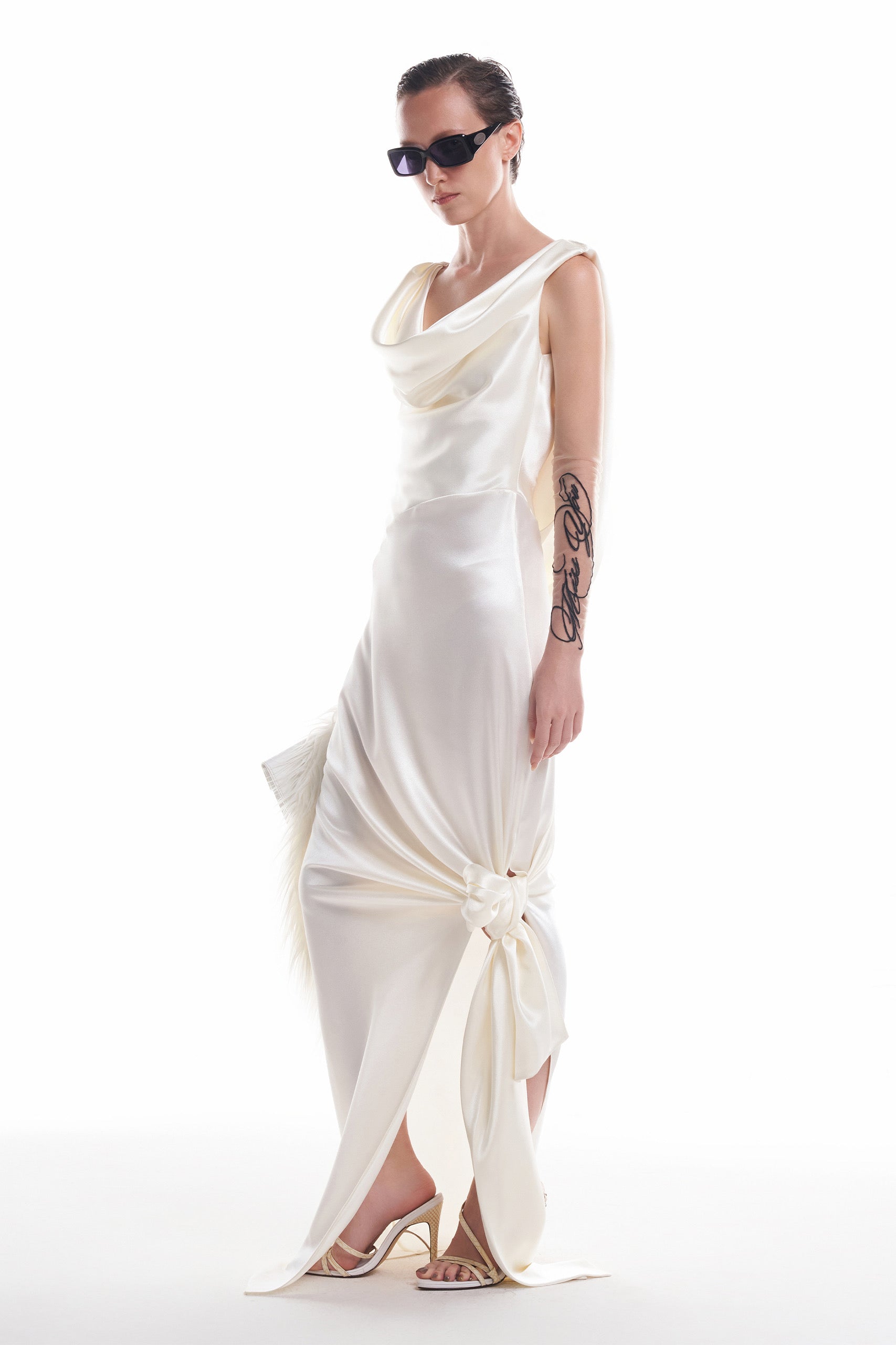 DATT DIVA GOWN(2COLOR) product image