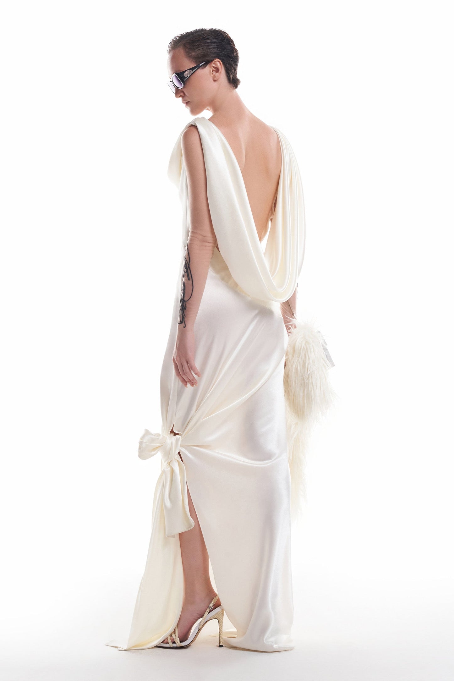 DATT DIVA GOWN(2COLOR) product image