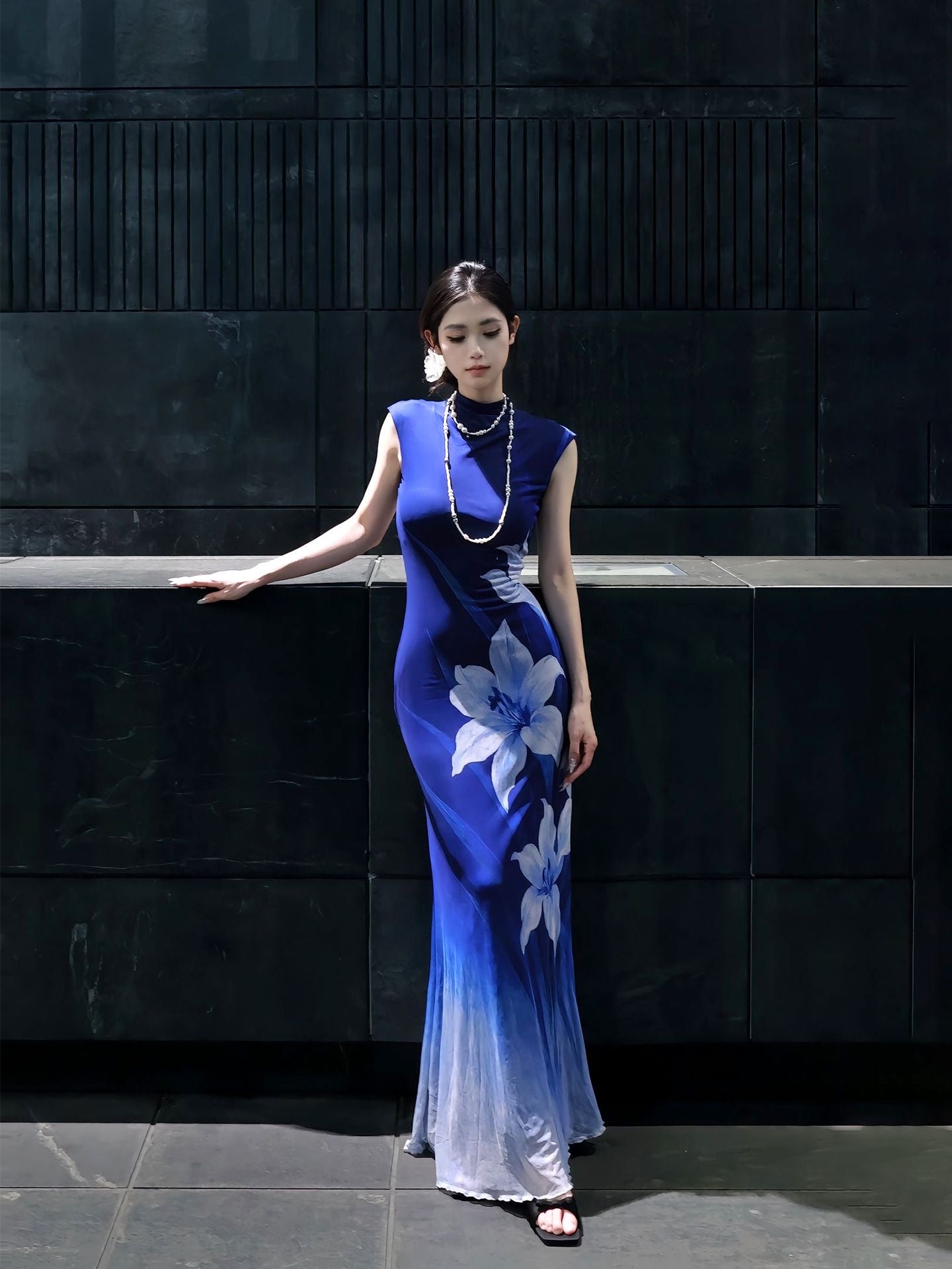 Blue Iris Print Sheer Maxi Dress – Elegant Sleeveless Bodycon Evening Dress