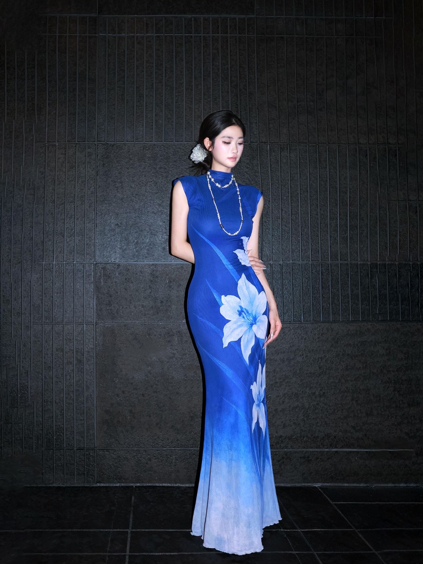 Blue Iris Print Sheer Maxi Dress – Elegant Sleeveless Bodycon Evening Dress