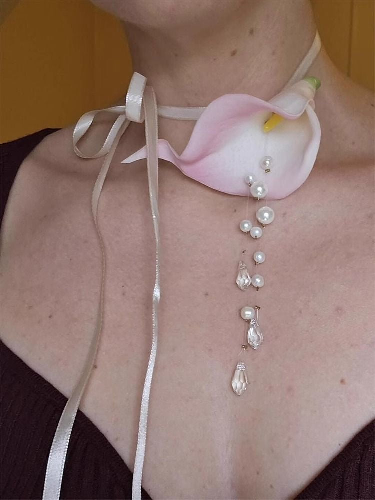 Calla Lily Pendant Necklace – Handmade Floral Statement Necklace