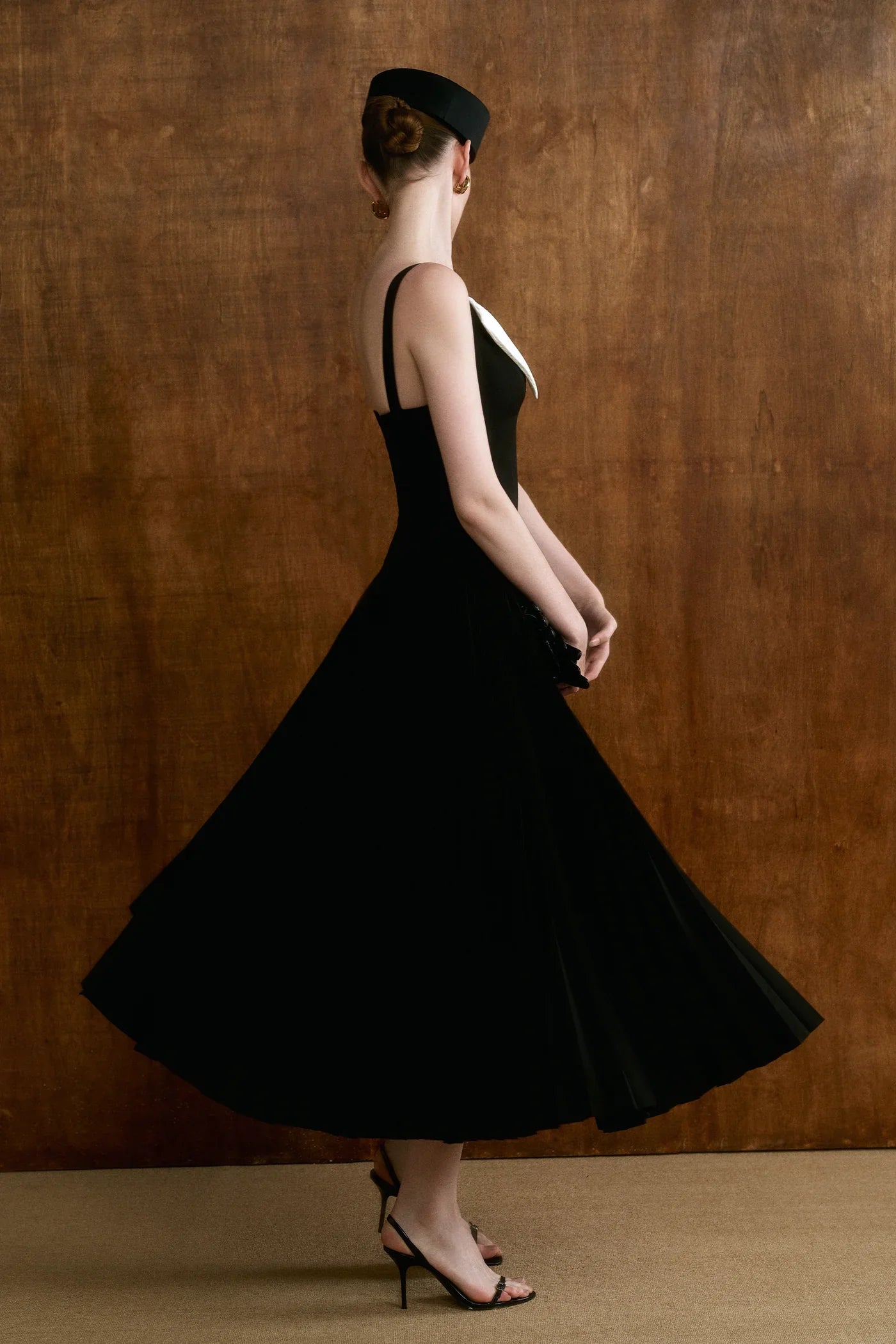 CICI ISABEAU Heartneck Midi Dress
