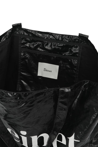 ESSENTIAL LOGO SHOULDER BIG BAG IN BLACK — image 11