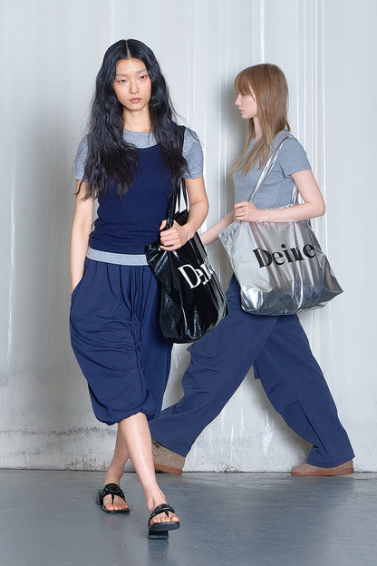 ESSENTIAL LOGO SHOULDER BIG BAG IN BLACK — image 3