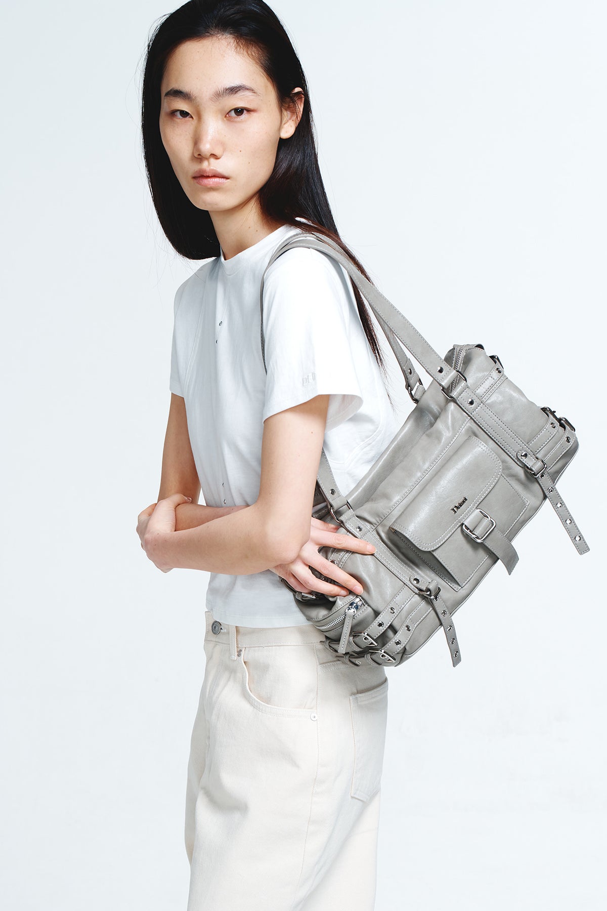 BELTED POCKET SHOULDER BAG IN GREY — image 2