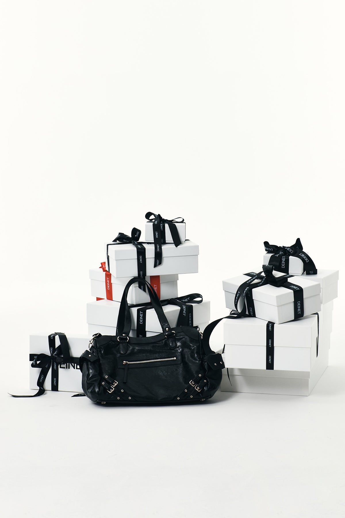 STUD POCKET BIG BAG IN BLACK — image 9