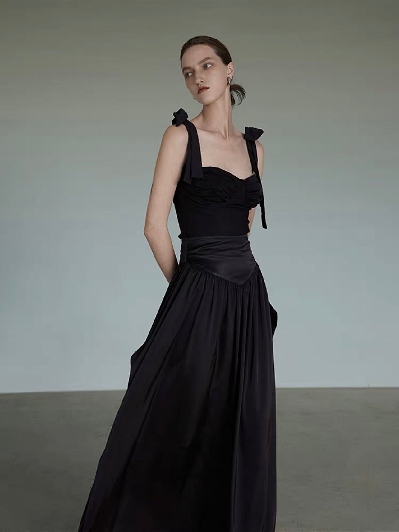 'Noir Elegance' - Ribbon-Shoulder Gown"