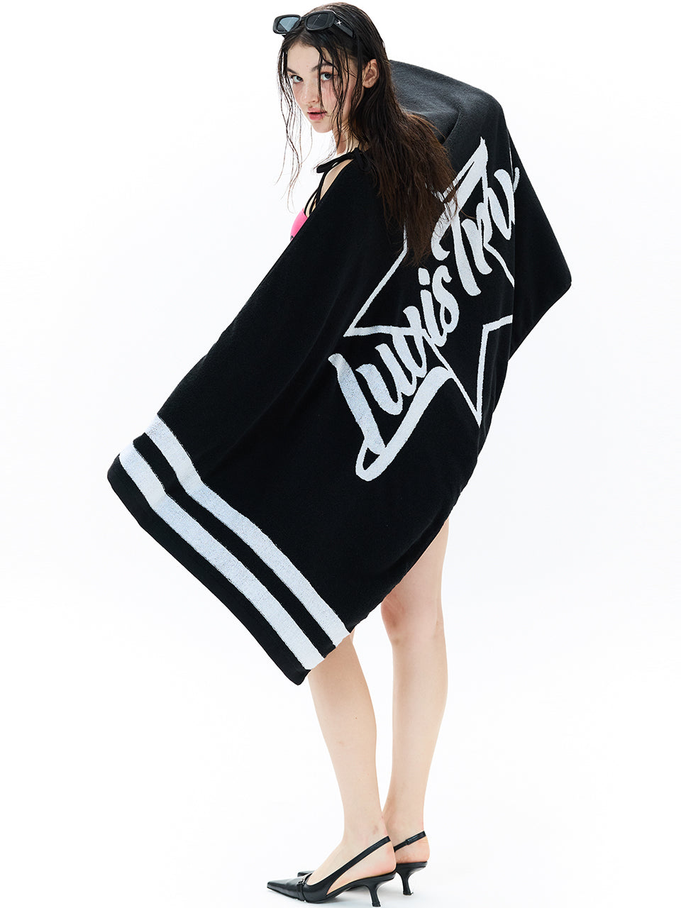 LUVISTRUE BE Logo Beach Towel in Black
