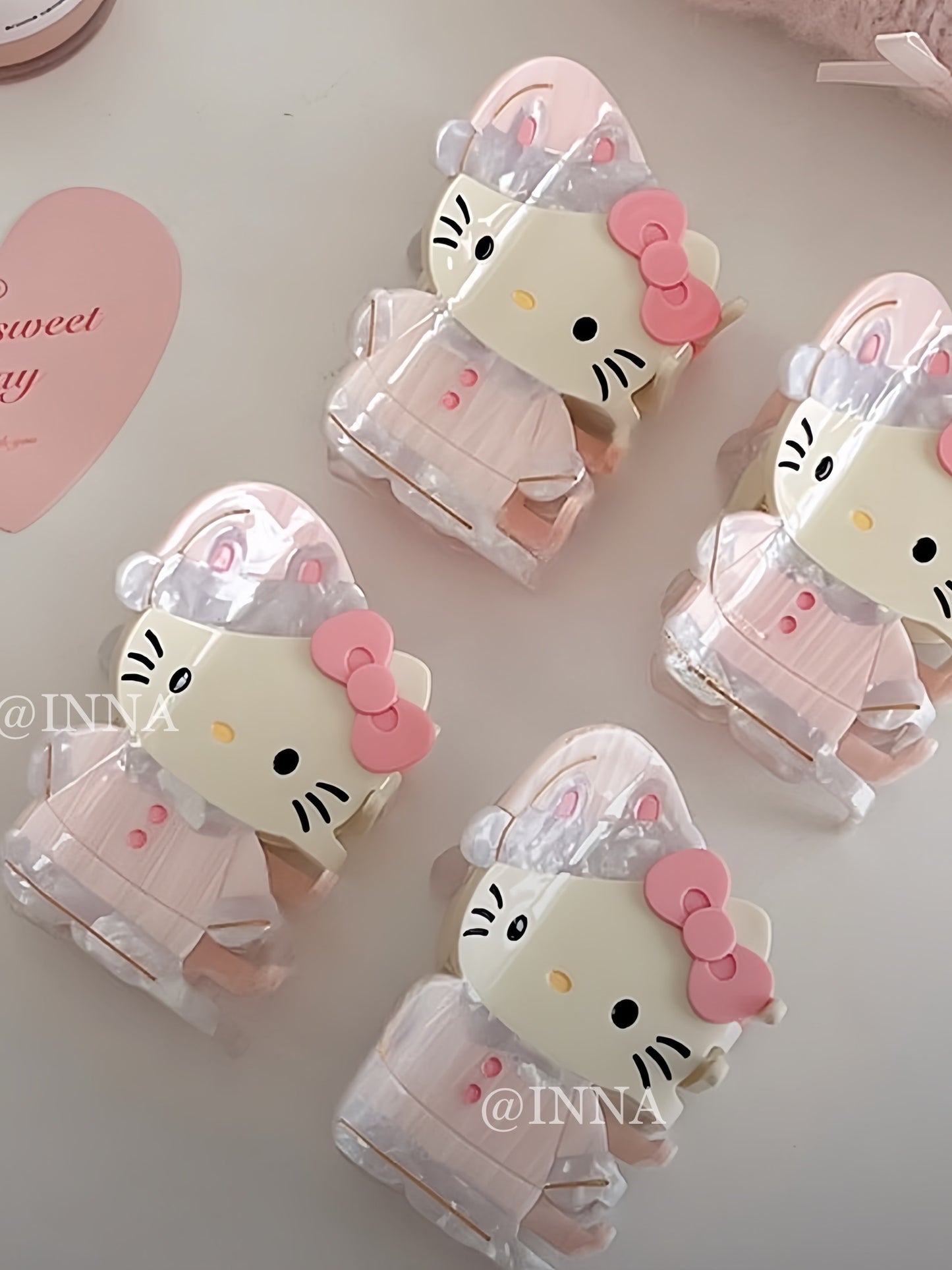 【💗"Sweet as can be" 】- Hello Kitty Claw Clip