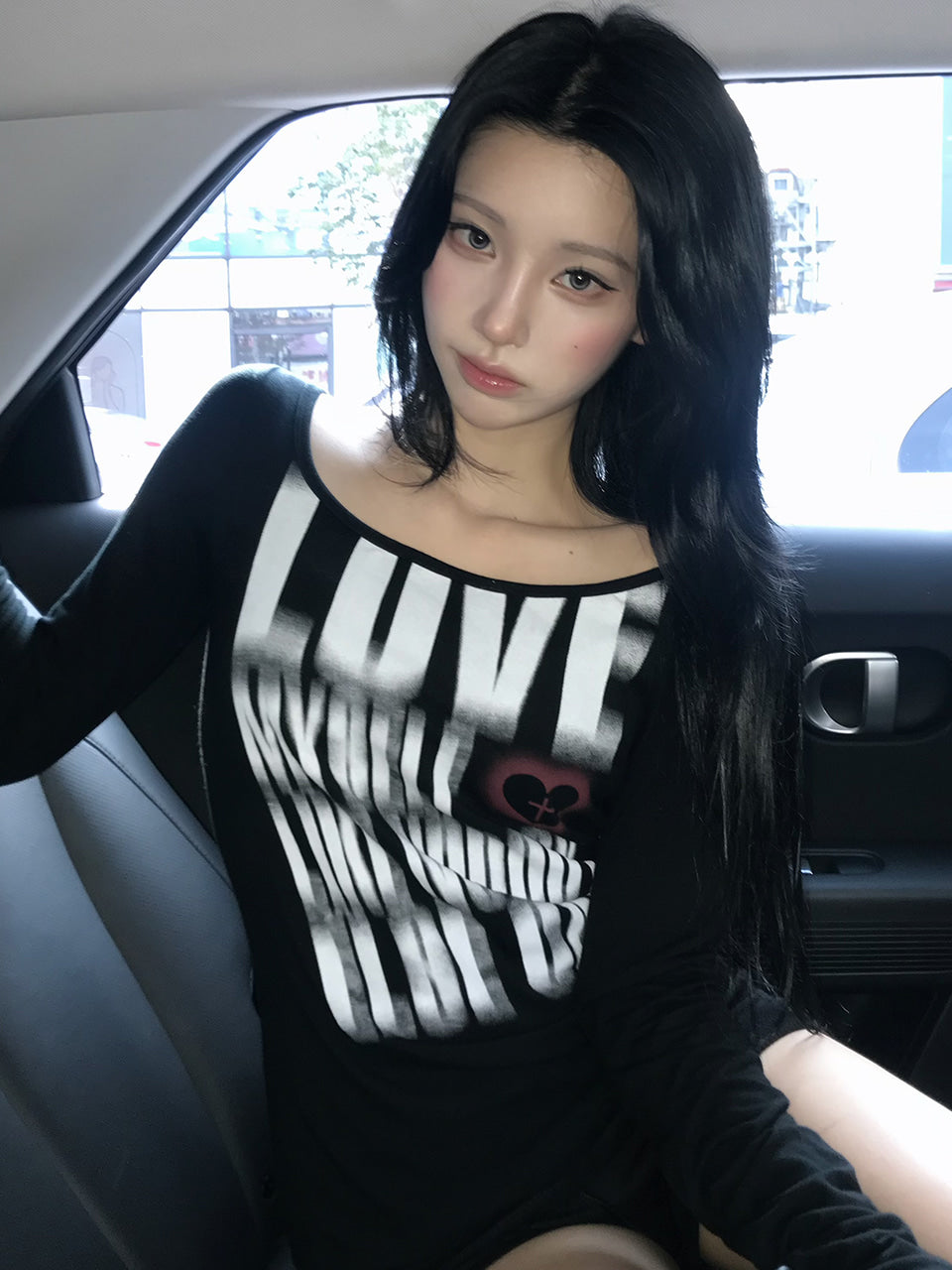LUVISTRUE RL DISTORTED LETTERING TEE IN BLACK