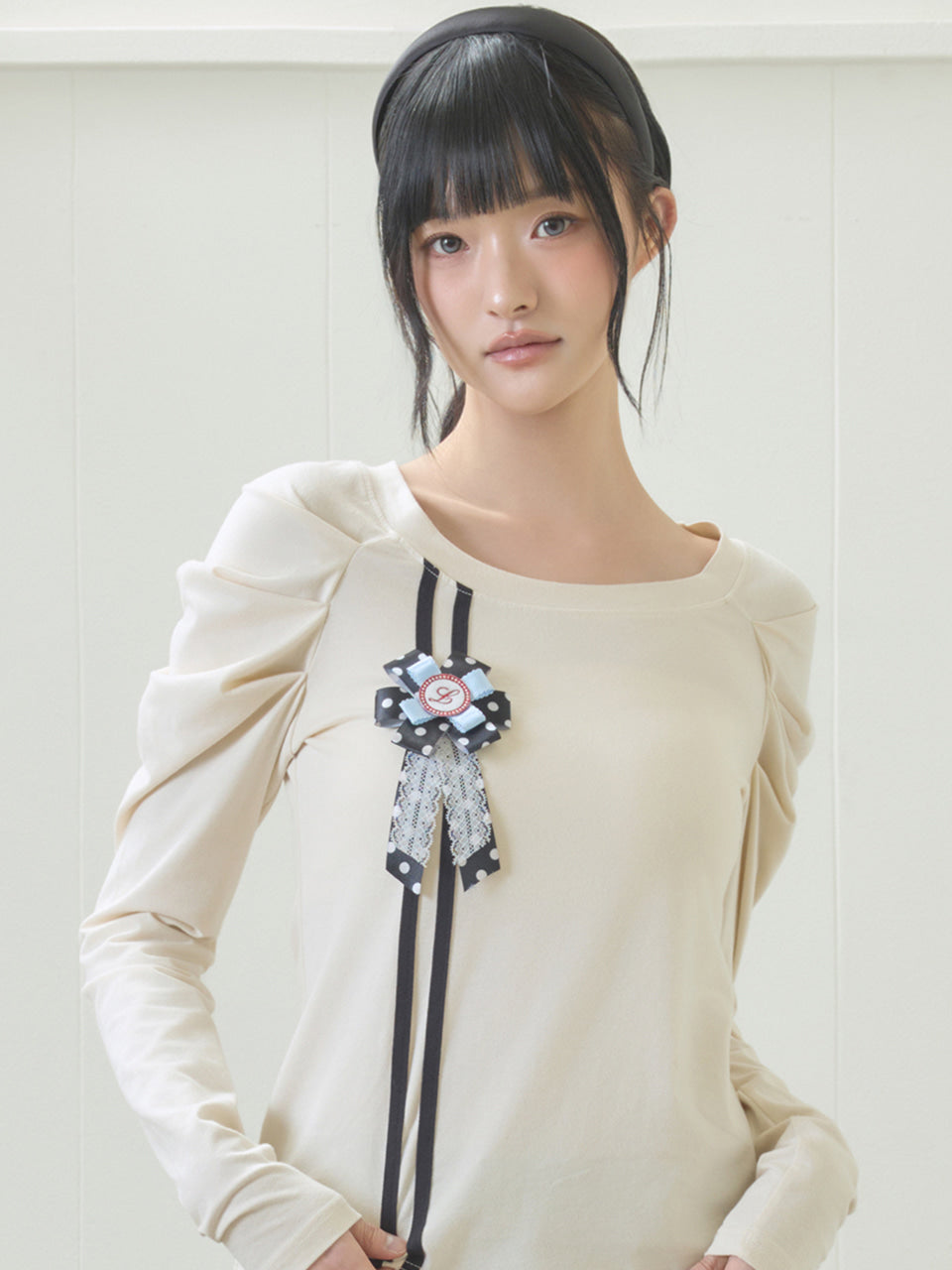LUVISTRUE EL ROSETTE SHIRRING TEE IN CREAM